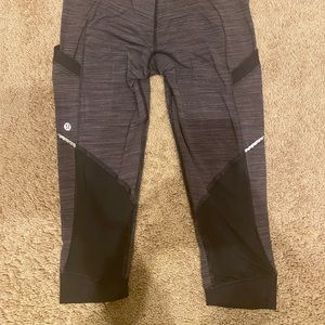 Lululemon cropped leggings, size 4